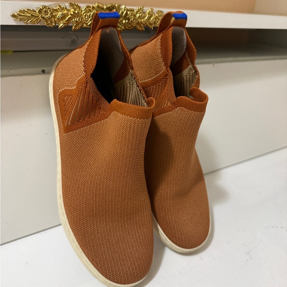 Knit textile high-top sneaker boots, Rothy's The Chelsea in Fawn Sneakers unisex - Picture 4 of 16